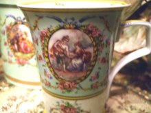 他の写真を見る2: Rococo　貴族柄　ボックスイン　マグカップ