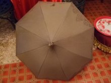 他の写真を見る1: 晴雨兼用ヨーロピアンUVケアパコダ型無地刺繍長傘