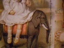 他の写真を見る1: Victorian Card　象と駱駝の小さなパレード