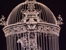 他の写真を見る1: Raven in victorian cage birdcage women gothic T-shirt