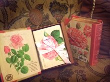 他の写真を見る2: ［再入荷］薔薇の本型・カード入りスペシャルボックスセット