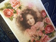 他の写真を見る1: Favorite Rose　ヴィクトリアンレディ柄ポストカード