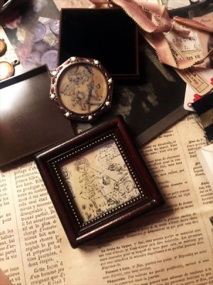 画像4: uroko-額入り絵 「うさぎを見つけた日」　羊皮紙にペン