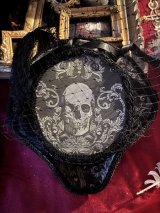 大きすぎず程好い大きさでドレスハットの感です。ミニトリコーンハット　Skull Black