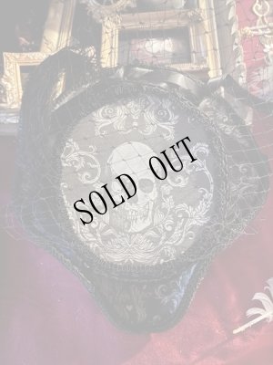 画像1: 大きすぎず程好い大きさでドレスハットの感です。ミニトリコーンハット　Skull Black