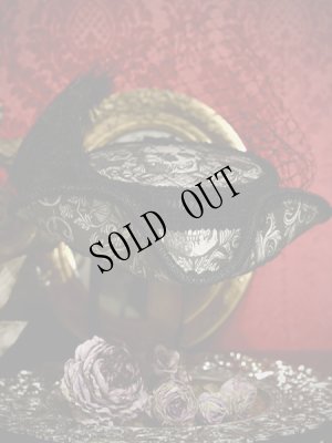 画像2: 大きすぎず程好い大きさでドレスハットの感です。ミニトリコーンハット　Skull Black