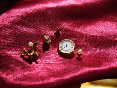 画像1: 時計が魅力♪のアソートピアスセット。「時計とうさぎ」