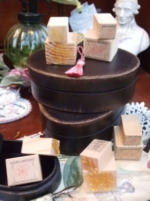 画像3: 刺繍の下書きの復刻デザイン・アルファベットスタンプ大小セット (3)