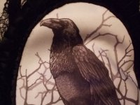 画像2: "FANTASY RAVEN" ストライプ　アンダーバストカラスのカメオのコルセット