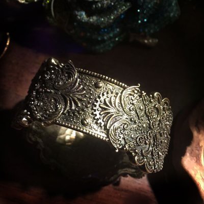 画像2: "KEYHOLE BRASS" steampunk bracelet　鍵穴のブレスレット