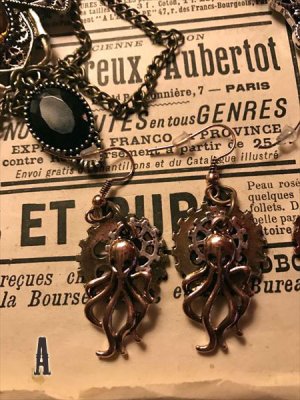 画像1: Steampunk accessory Octopus　歯車と蛸のピアス (1)