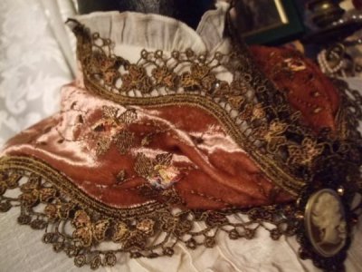 画像2: Victorian Velvet刺繍入りベルベットレース付け襟