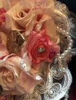 画像12: パールと薔薇にモーブピンクの羽のブライダルヘッドドレス (12)