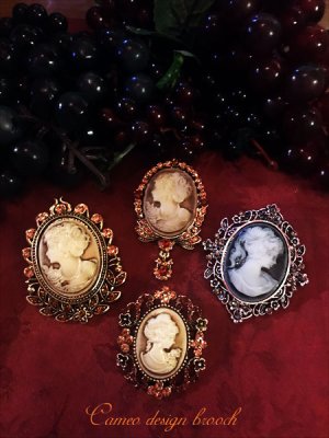 画像1: Antique design cameo style brooch カメオデザインブローチ (1)