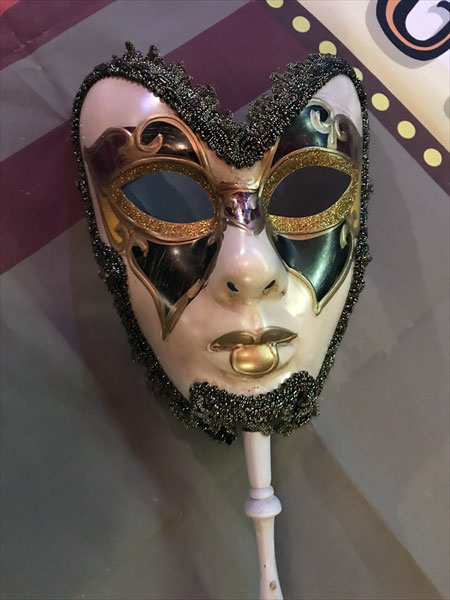 サーカス 舞踏会 仮面の猫 ねこ ゴールド ビジューラインストーン アンティーク